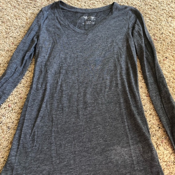 Tops - Picture 4 of 8